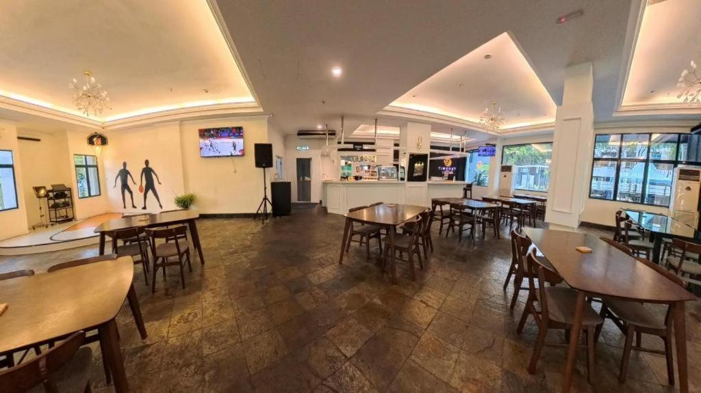 Stallions Suite Penang Jelutong Kültér fotó
