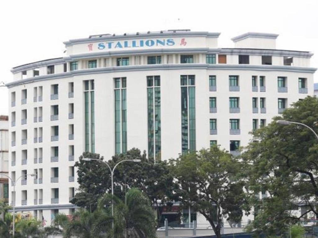 Stallions Suite Penang Jelutong Kültér fotó