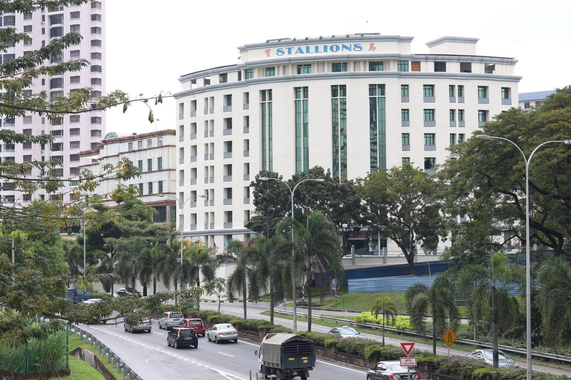 Stallions Suite Penang Jelutong Kültér fotó